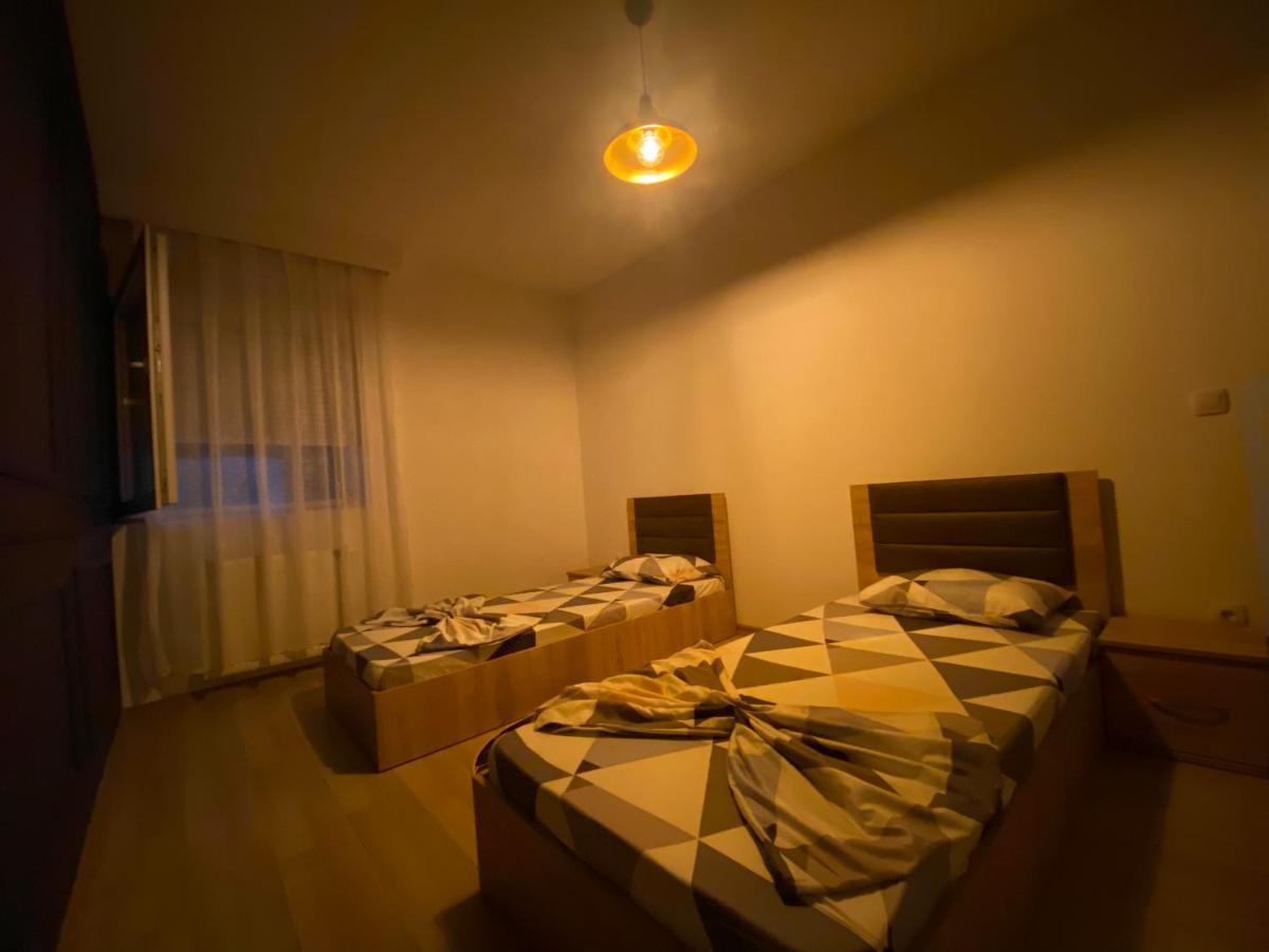 Prishtina Escape Apartments Pristina Eksteriør billede